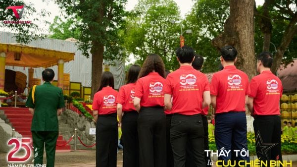In áo polo đồng phục lớp, nhóm, doanh nghiệp
