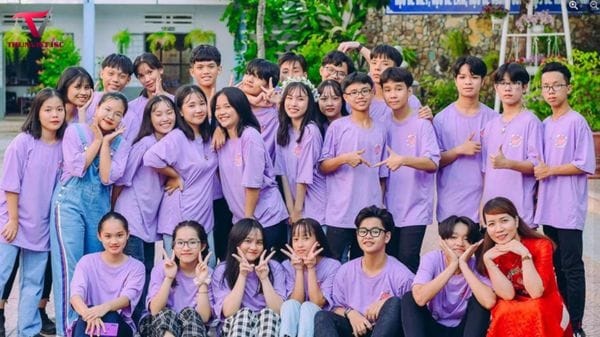 áo thun đồng phục lớp Vì sao áo thun đồng phục lớp luôn được yêu thích.